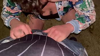 Getting Sloppy Deepthroating public park