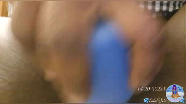 Sexy Milf Fucks Pussy With Bottle (Kuroyukiexperience)