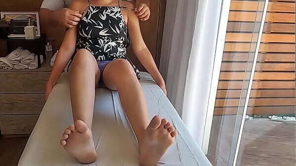 Flagrante Terapeuta tirou roupa casada durante consulta passou m&atilde_o buceta dela Massagem t&acirc_ntrica- VIDEO REAL