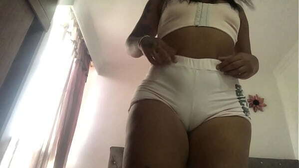 PONGO CAMARA OCULTA ESPEJO HABITACION TERMINA DESCRUBRIENDO