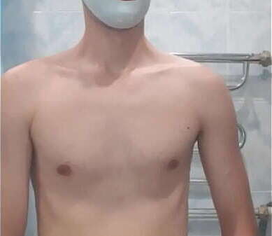 medical gloves putting swimcap