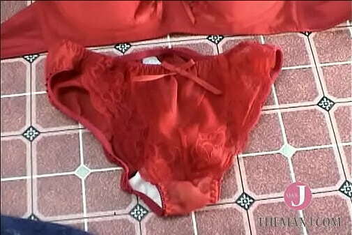 マンコの匂いが染み付いたパンツ03-