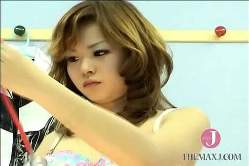 マンコの匂いが染み付いたパンツ03-