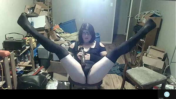 crossdressing bottum plays with huge black rubs into tight hole