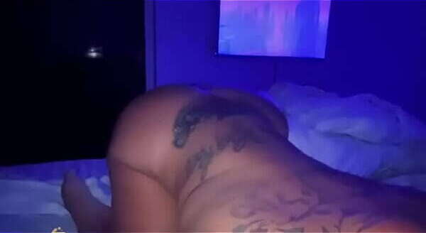 Cassi Noel atacando praia