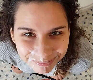 Сводная сестра сосет туалете, пока веселятся рождения