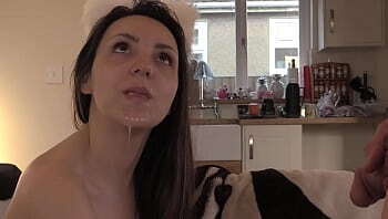 PLAY Mittens Kitten Gets Fucked Sofa