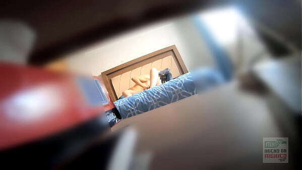 Camara oculta: hermana peque&ntilde_a mejor amigo dejo correrme adentro ella. Dice: nunca sentido verga as&iacute_, quitate condon