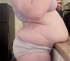 Tianastummy | Walking and jiggling for 10 minutes