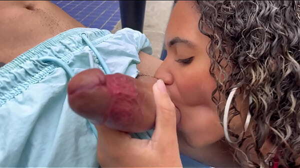 Coloquei casada novinha chupar piscina resenha