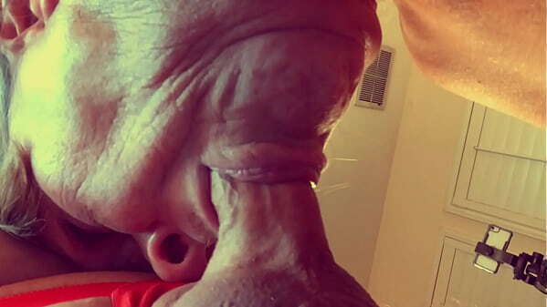 Granny Velma Dinkley: Cocksucking Cumnundrum Case Open Bathrobe!