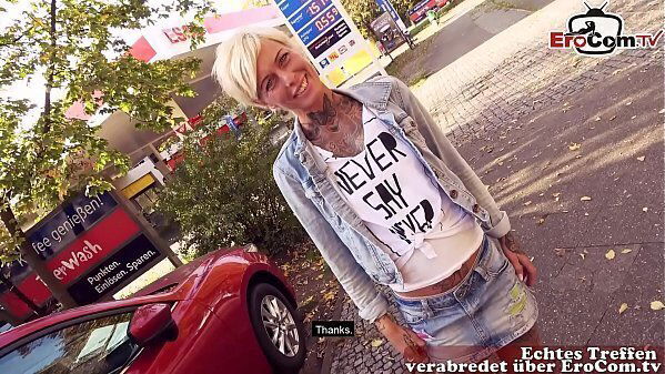 Blonde kurze haare tattoo Milf EroCom Date &ouml_ffentlich wird abgeschleppt Date