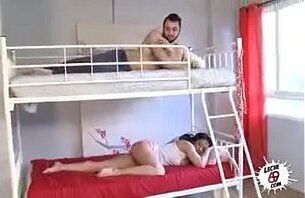 primo aprovecha hermana durmio folla