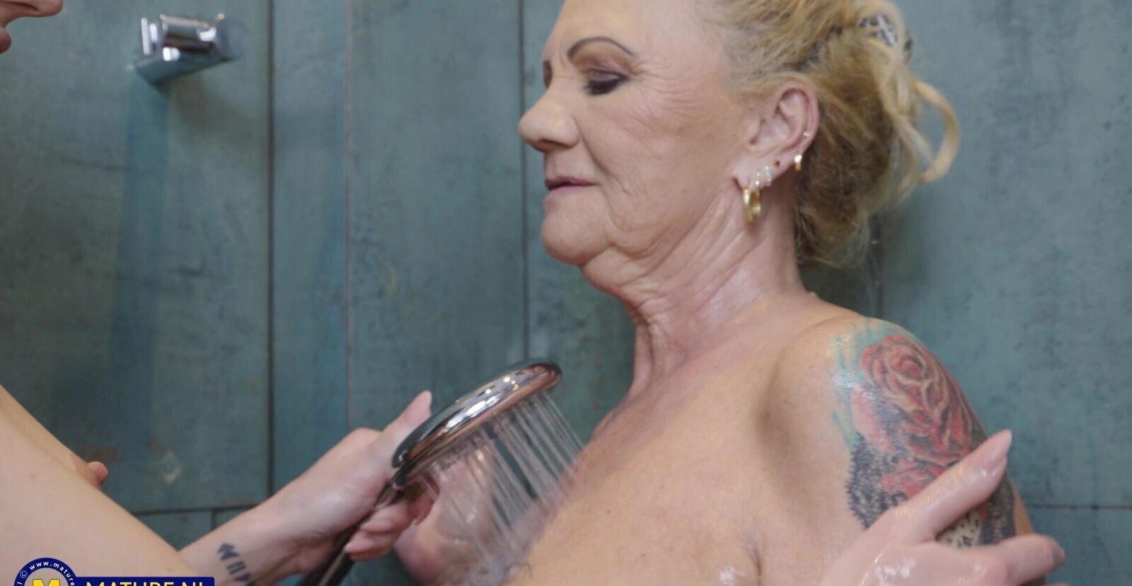 Mature sapphic sluts having during fingering Paulene