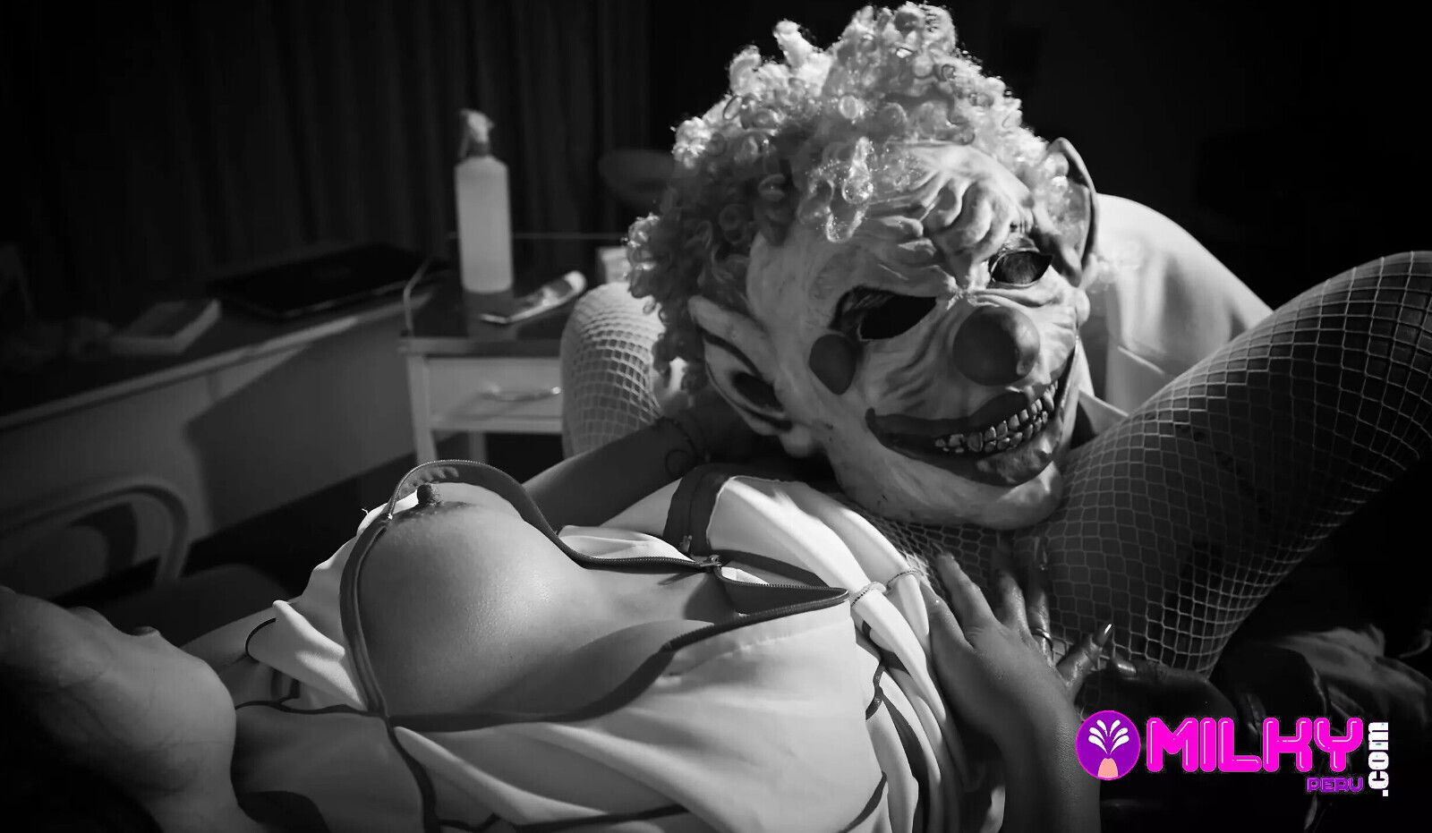 Girlfriend Dragged Clinic Terror Halloween