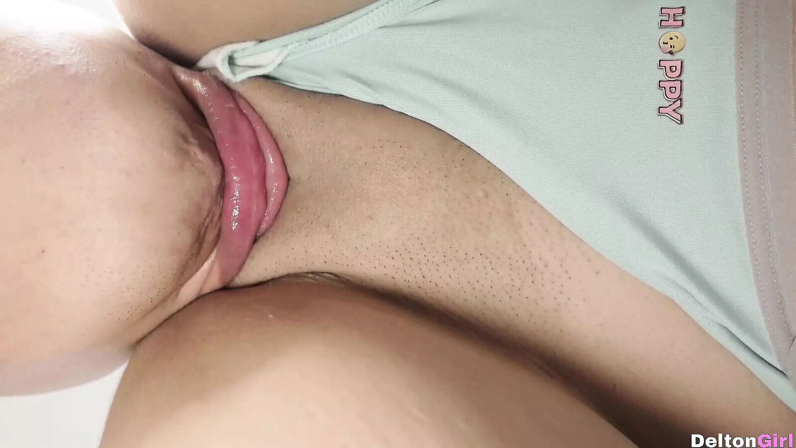 best amateur pussy licking with beautiful Latin girl