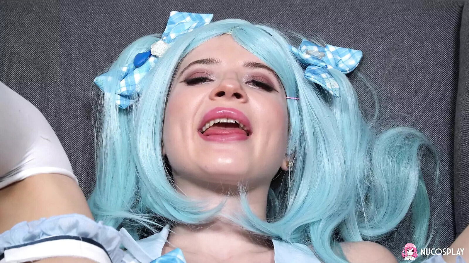 Horny dirty slut Vanessa Hillz gets fucked with dildo.