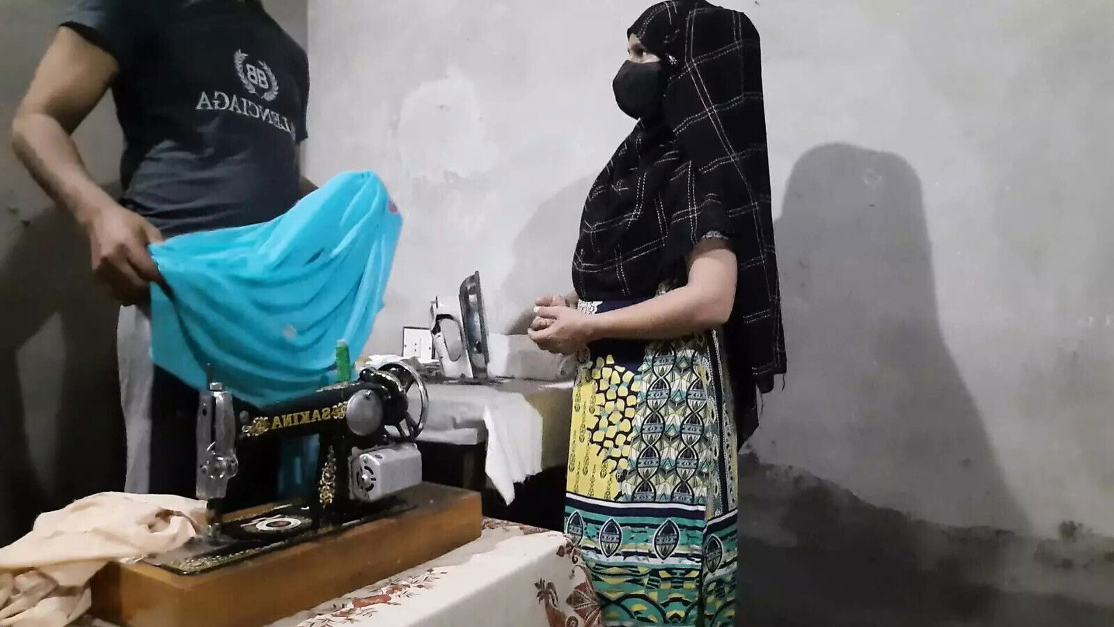 Beautiful Muslim Girl Gets Fucked Tailor, indian darji gaand mari