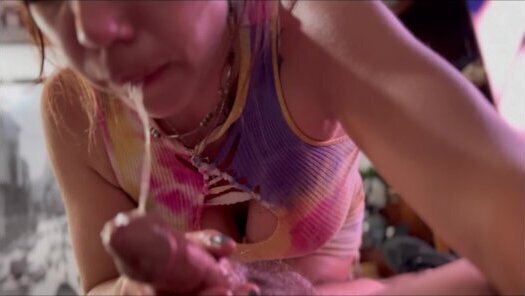 Amateur model Sammie Seduction treats Woody Sinn some genuine “hawk tuah”