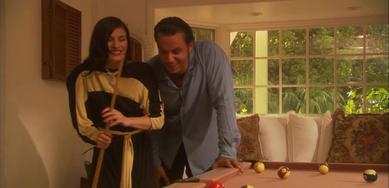 Brunette Dominica Leoni shows sexy skills