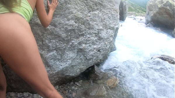 fucked girlfriend wild outdoor next river