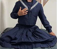 Sissy crossdresser masturbating in girls'_ uniform - 3