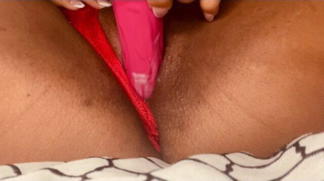 Rico orgasmo, squirting juguete favorito.