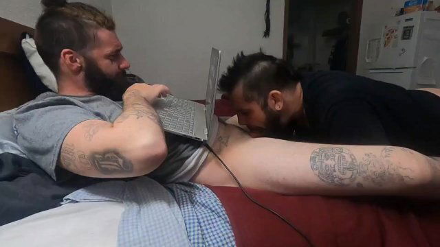 Straight Tattooed Daniel gets serviced