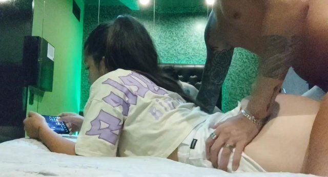 Free fire girl pendeja latina deja cojer mientras juega amateur casero