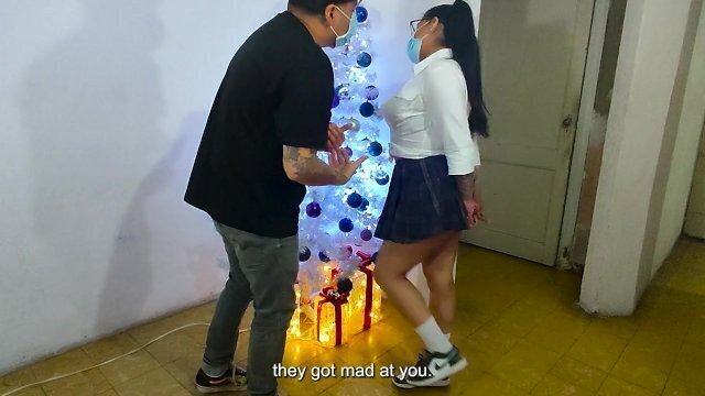 COGIENDO HERMOSA CUÑADITA MIENTRAS NOVIA ESTÁ, HAGO GEMIR DELICIOSO (REAL)