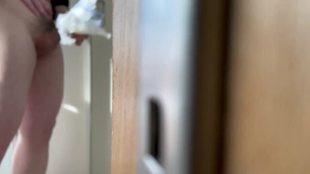 仕事から帰宅した後に我慢できずおむつでオナニ