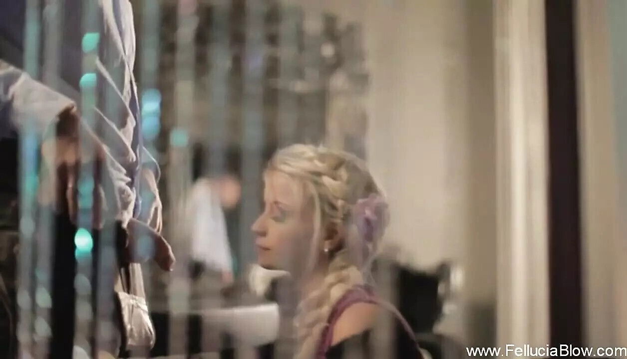 Southern Woman Giving CFNM Blowjob