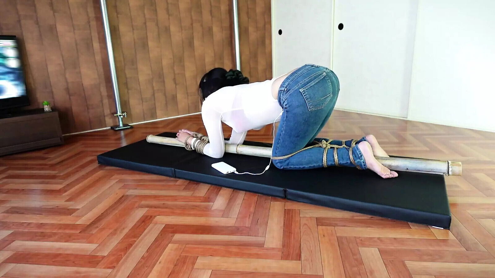 Girl Spends Minutes Tied Wearing Three-point Vibrator