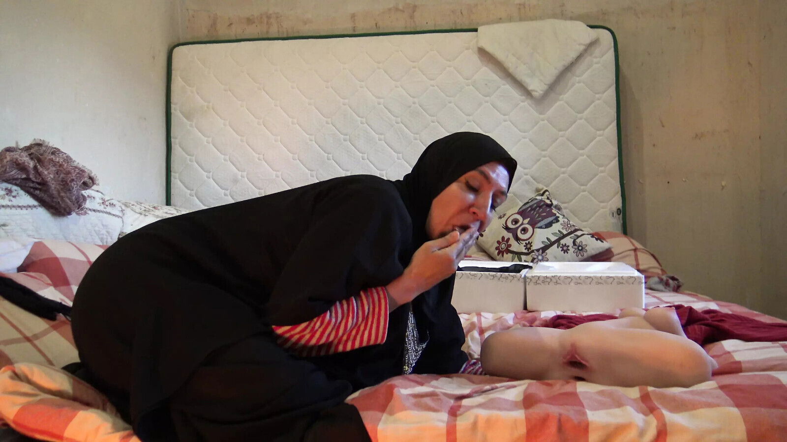 This Muslim woman CRAZY!!! wants have lesbian with stepdaughter