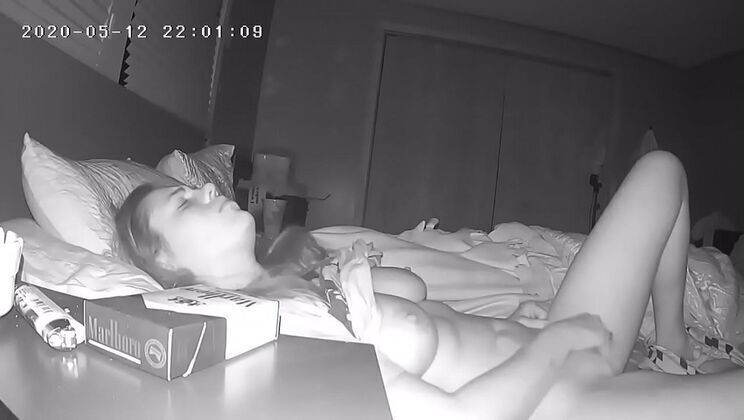 Teen Abby Kiss Fingering Shaved Pussy Hidden