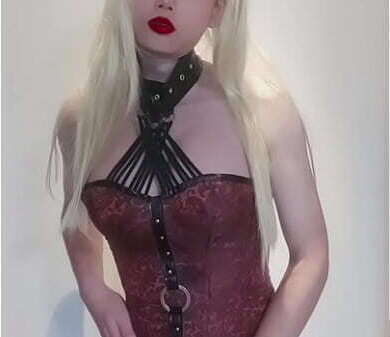 Addicted Shemale Needs Strong [SelenaSister]