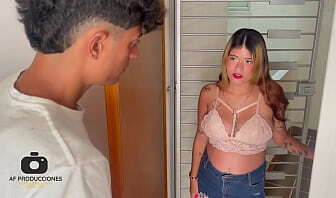 El co&ntilde_o de mi vecina es el mejor regalo de cumplea&ntilde_os, me le corro en su rico culo. H.L.