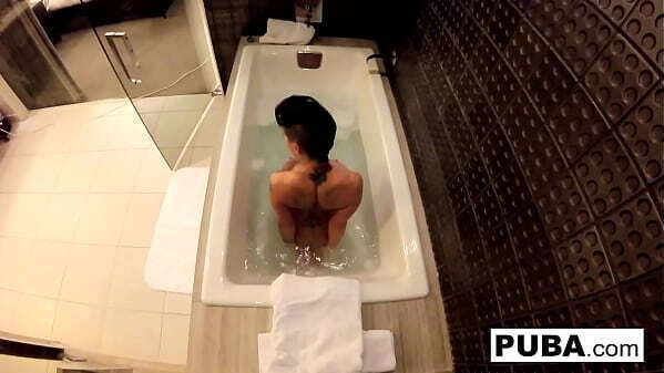 Sexy Jezebelle Bond films herself taking bath