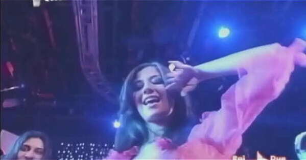 Giorgia Palmas sexy dance CDLive