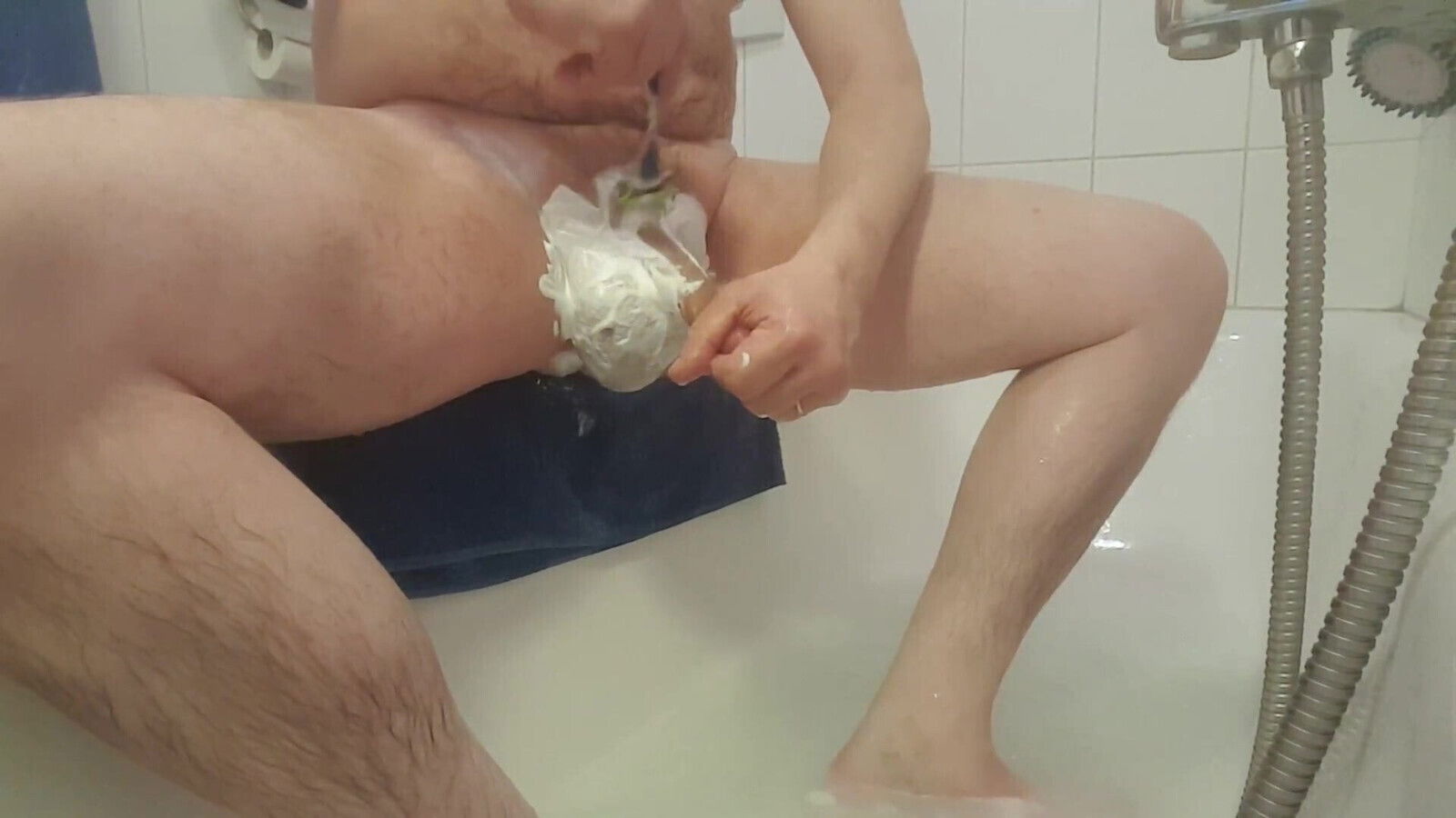 Shave my dick and cum