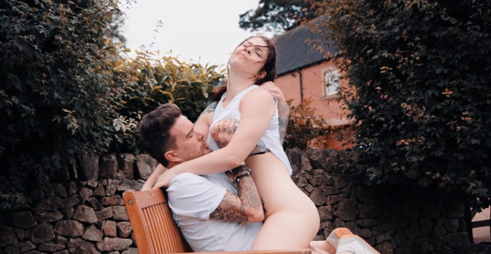 Outdoor dicking park with horny darling Laura Lions