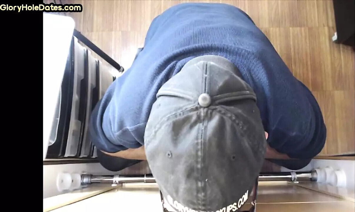 Gloryhole DILF with glasses sucks home