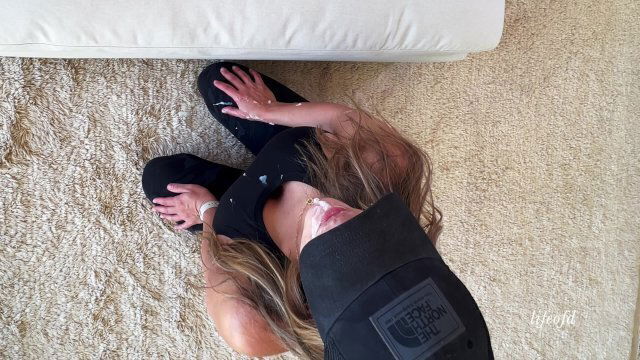 wife Pov- fuck doggy through torn leggings Cover face with your