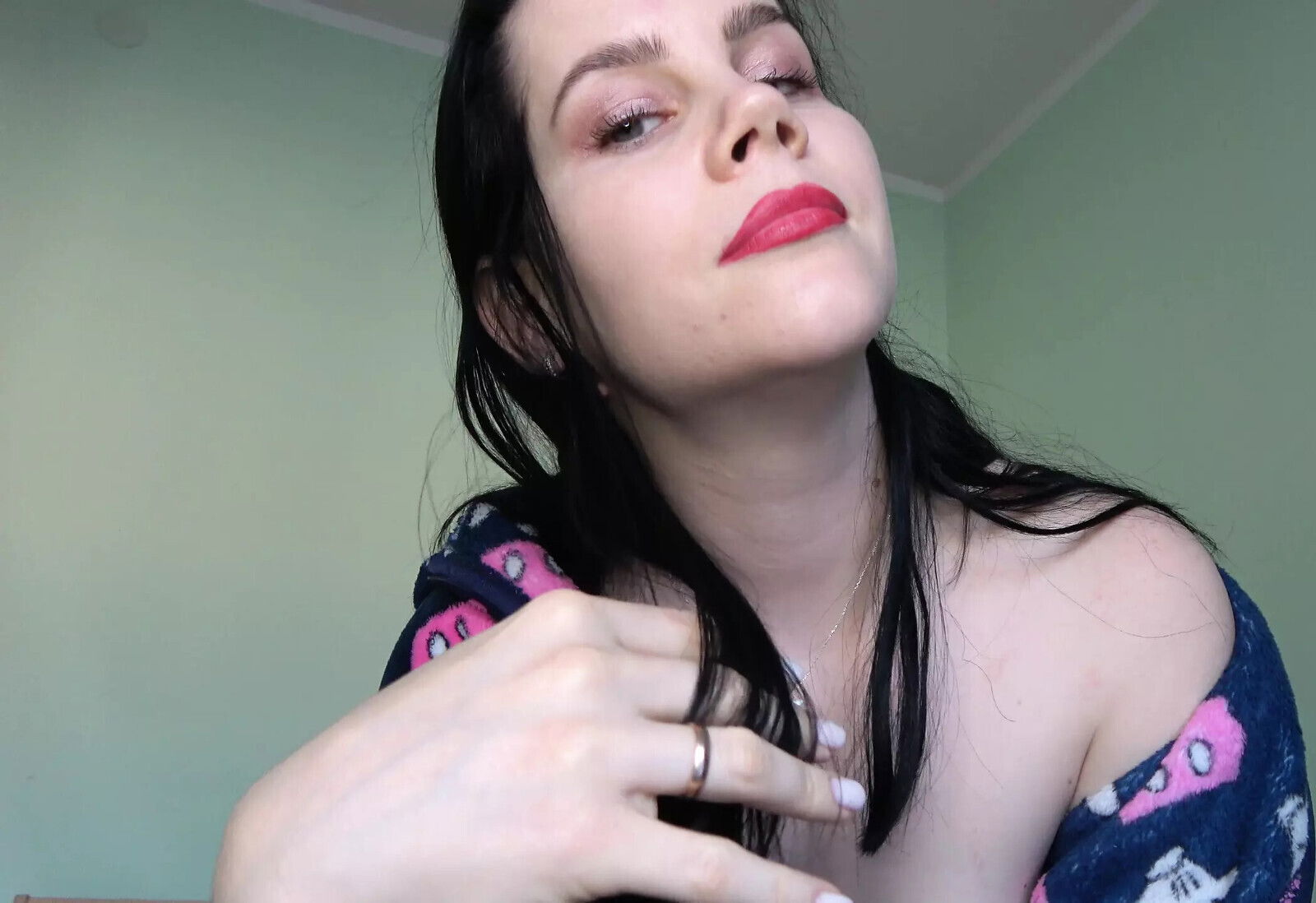 Giantess Found Victim