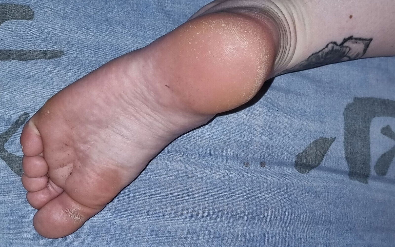 Foot Tres Hall Lilith