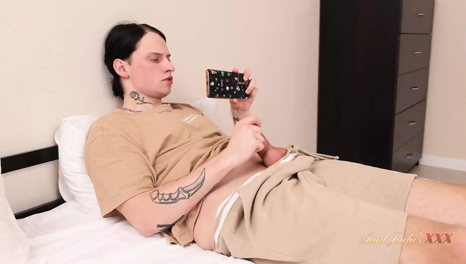 AuntJudysXXX Mature Stepmom Lori Catches Stepson Masturbating