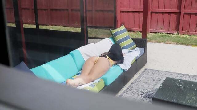 Bella Scorpion Stepmom