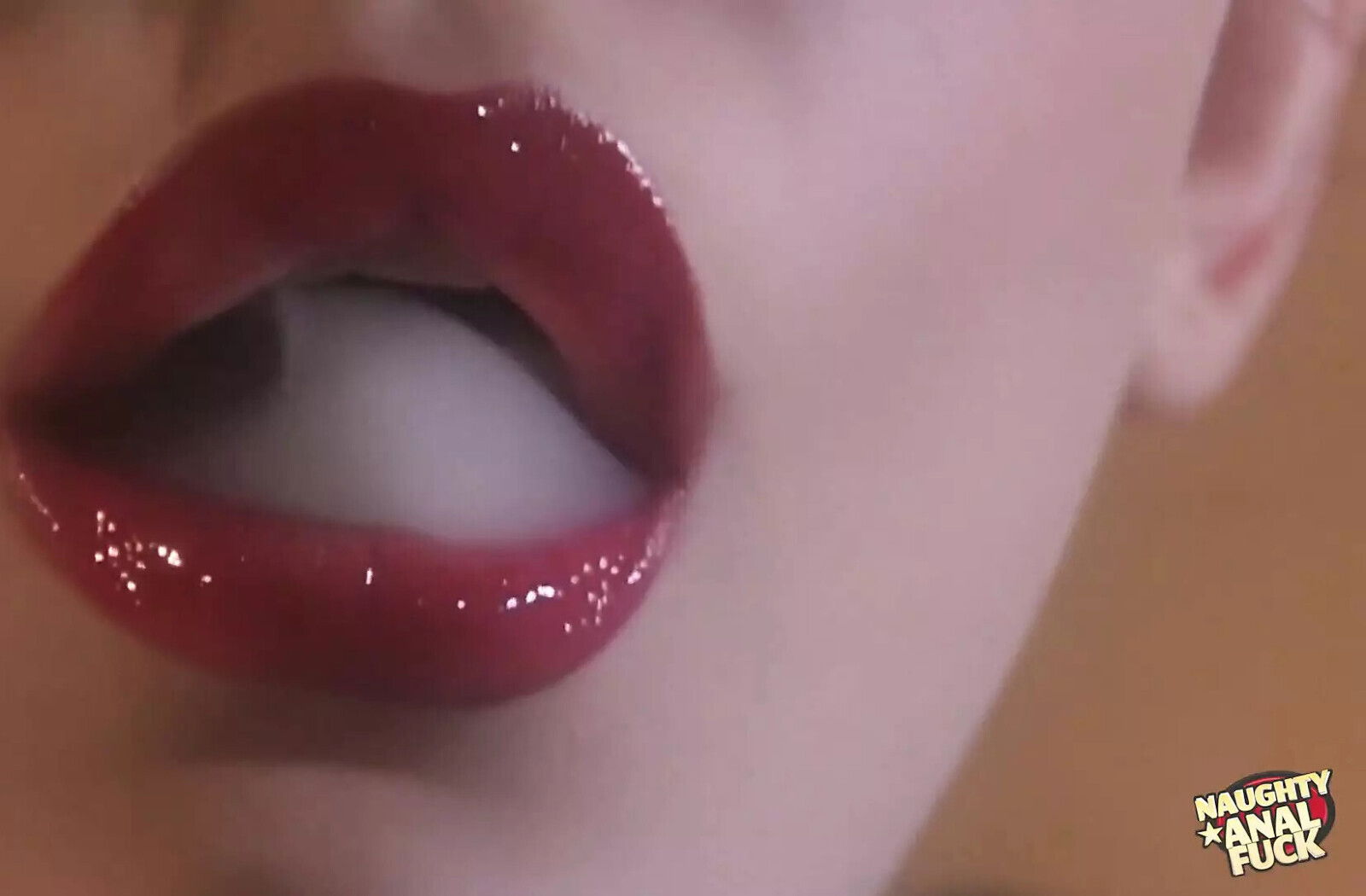 Slutty Blonde Plays with Dildos Fantasizes About Having Plowed with Passion