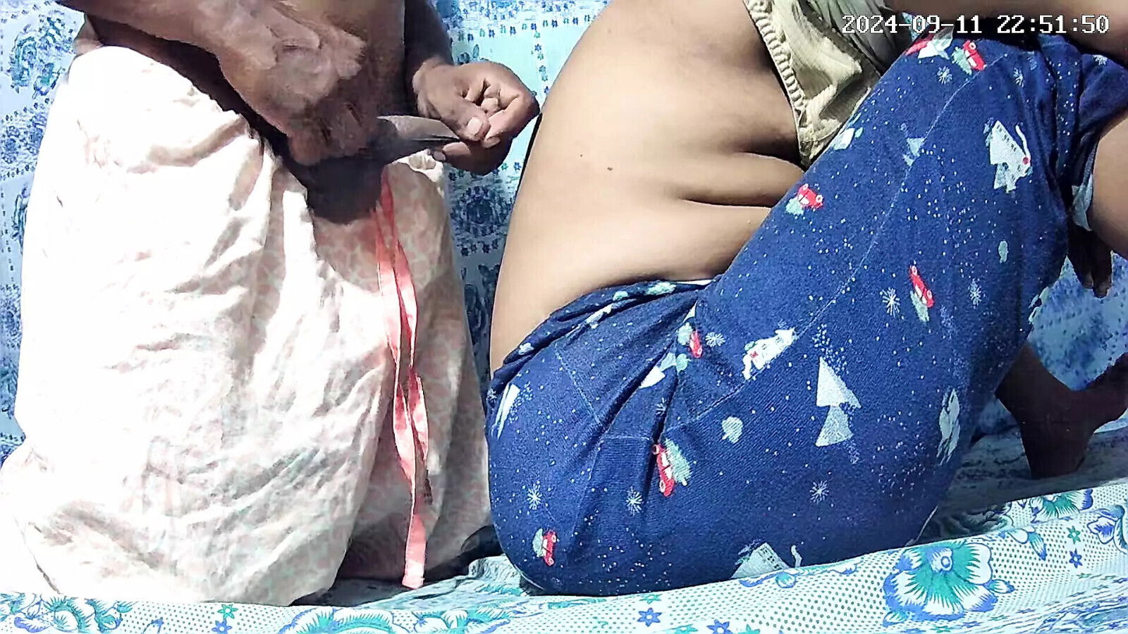 Indian tight pants shirt girl boobs 2876