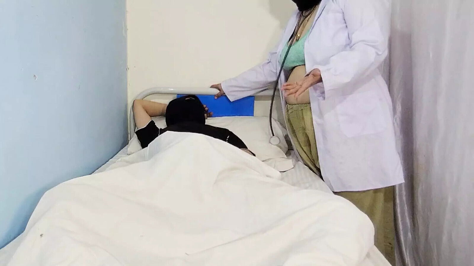 Muslim doctor with desi indian patient, doctor cowgirl style hard with loud moans